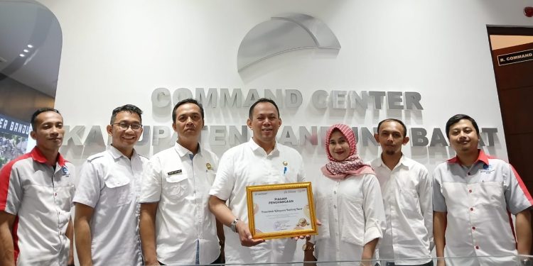 Diskominfotik KBB Sabet Penghargaan IPS Kategori Baik