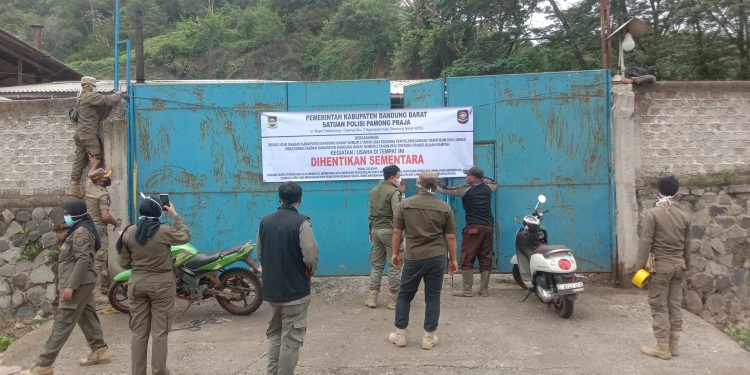 Satpol PP Bandung Barat Hentikan Sementara Aktivitas PT Ibu