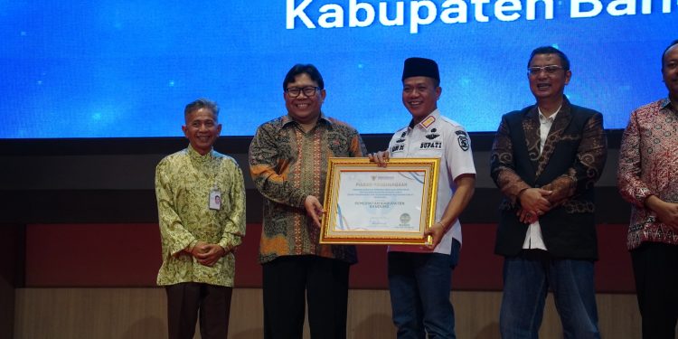 Pemkab Bandung Kembali Raih Predikat Zona Hijau Layanan Publik dari Ombudsman Jabar