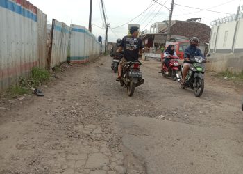Sempat Dikeluhkan Warga, PUTR KBB Bakal Perbaiki Jalan Kebon Kelapa 