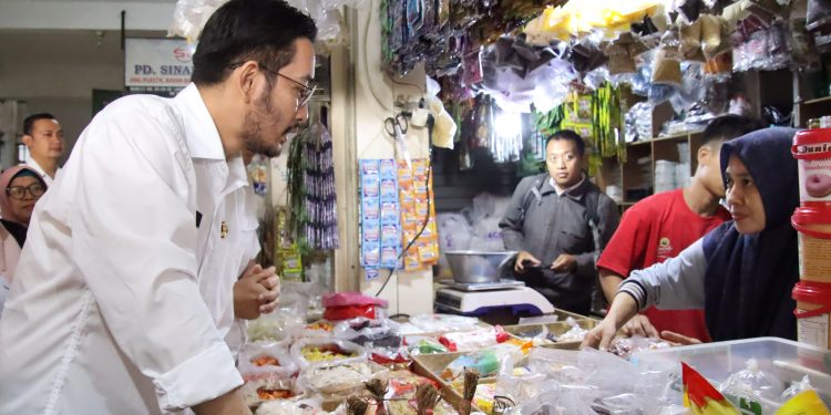 Bupati Bandung Barat Pantau Harga Kepokmas di Padalarang