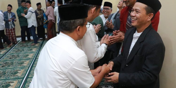 Bupati Bandung Bantah Potong Gaji ASN Buat Zakat