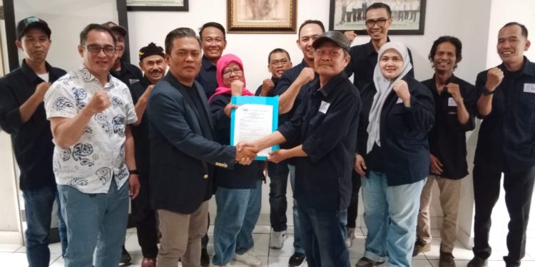 Kantongi SK SMSI Jabar, M Basir Siap Berkontribusi Demi Kemajuan Kab Bandung