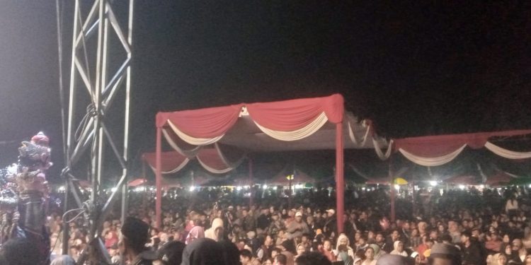 Lapang Nyomplong Cipatat Padat Penonton Wayang
