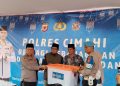 Polsek Cipatat Gelar Baksos dan Bagi Ratusan Paket Takjil