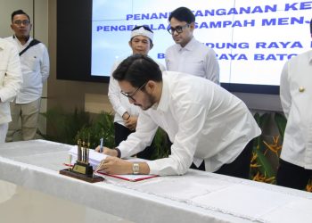 Bupati Bandung Barat Resmi Tandatangani Kerja sama Pengelolaan Sampah TPA Sarimukti